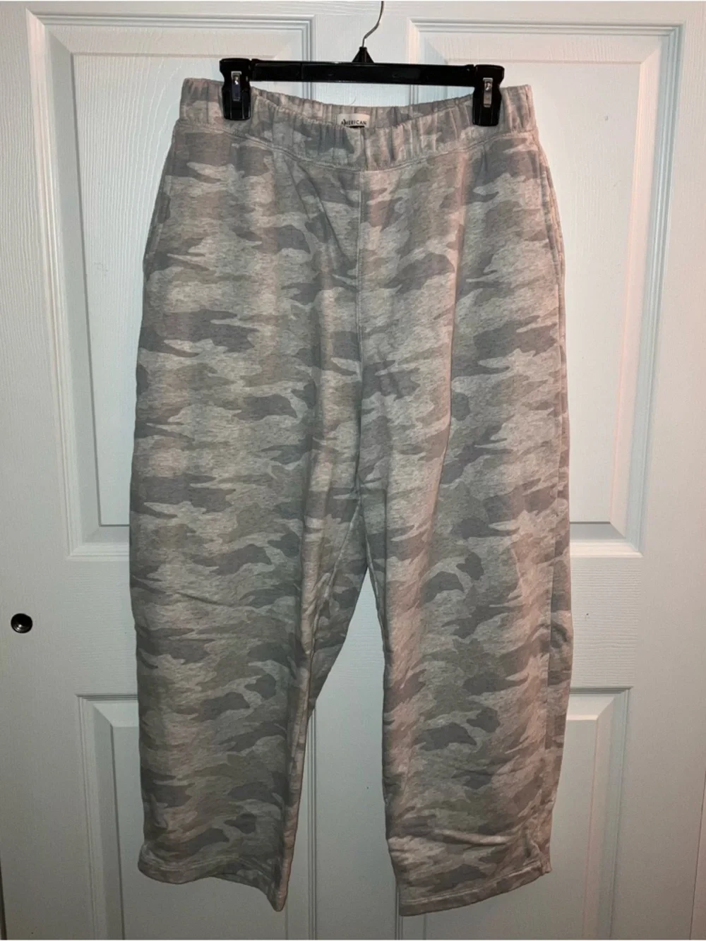 American Eagle Camo Barrel Sweatpants - Picture 3 of 8